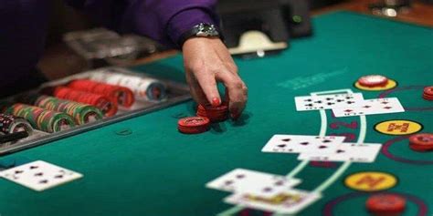 define baccarat|BACCARAT definition and meaning .